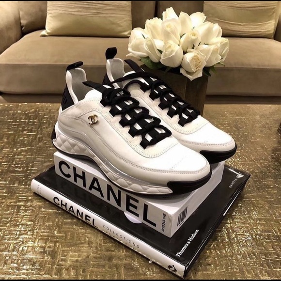 Channel sneakers - Picture 1 of 8